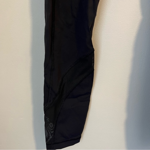 LuluLemon Inspire Tight II (Mesh) - Picture 8 of 11
